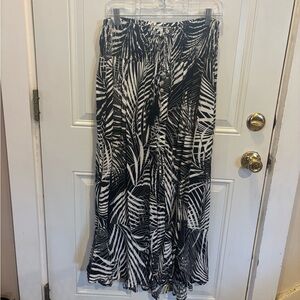 Elegant Black and White Patterned Maxi Skirt